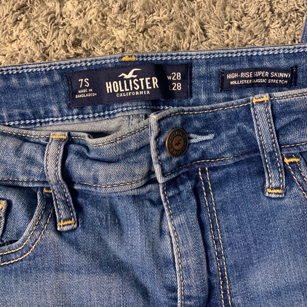 Hollister skinny jeans size 7 short